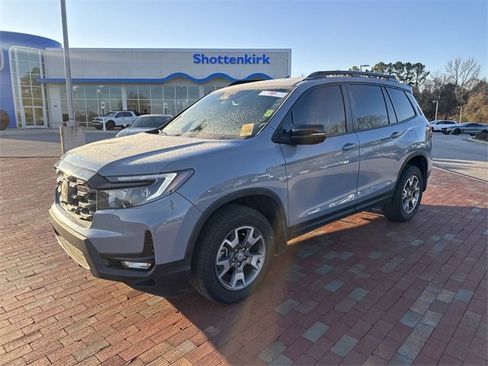 Used 2023 Honda Passport TrailSport image 4