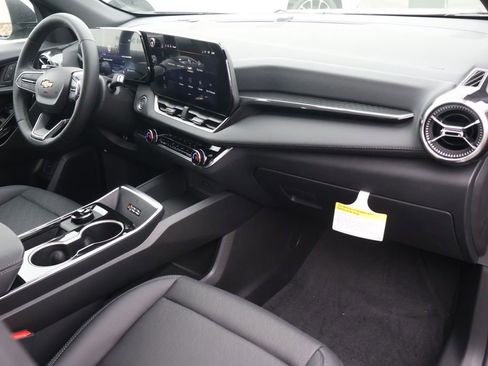 New 2026 Chevrolet Equinox LT w/ Convenience Package II FWD image 42