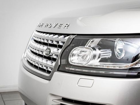 Used 2017 Land Rover Range Rover Supercharged image 3