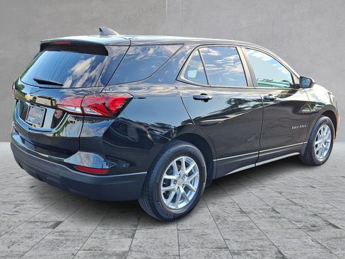 Used 2023 Chevrolet Equinox LS w/ LS Convenience Package FWD image 5
