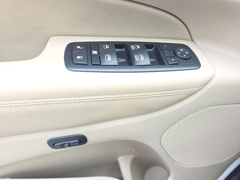 Used 2016 Jeep Grand Cherokee Limited w/ Luxury Group II RWD image 26