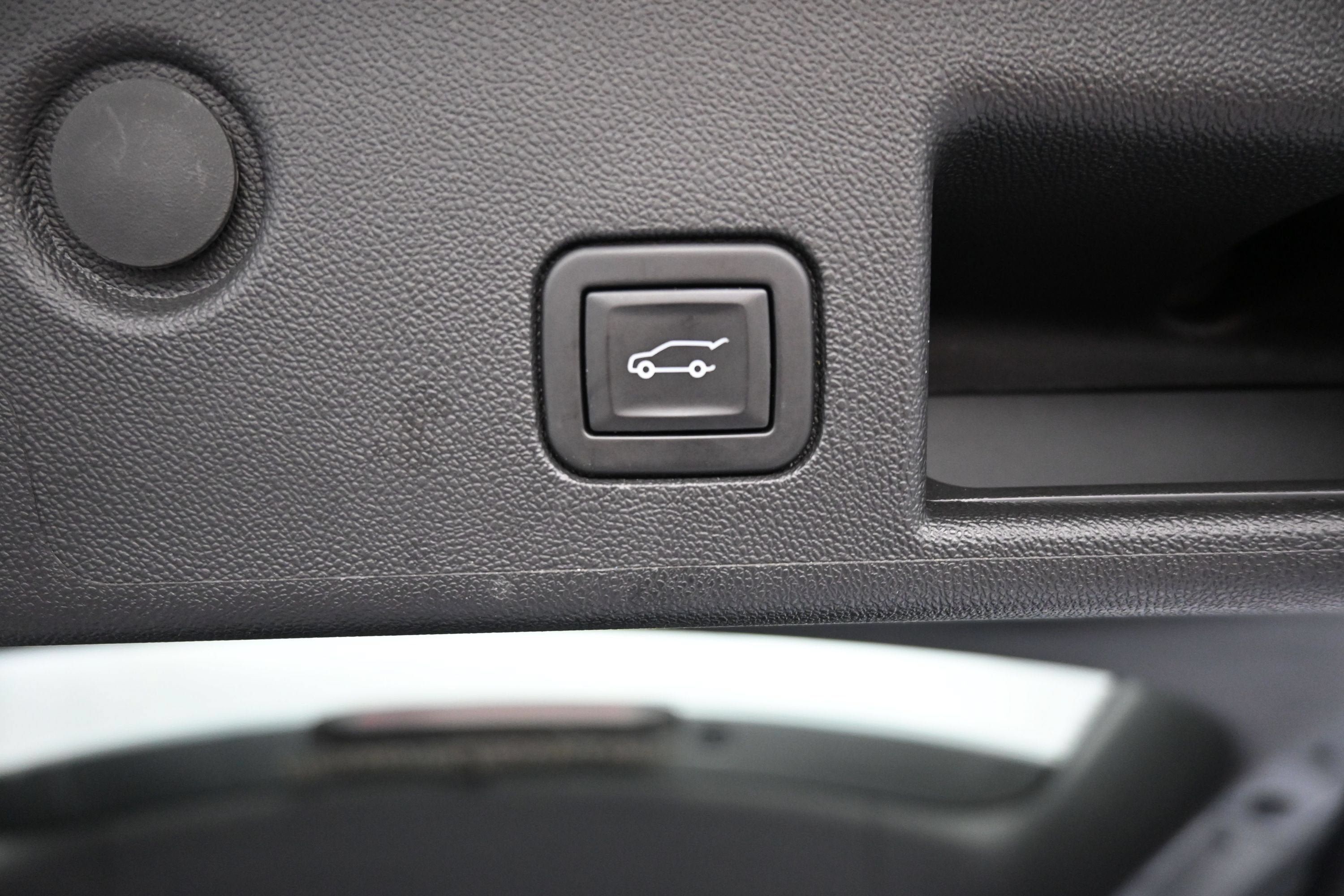 Certified 2023 Chevrolet Equinox RS FWD image 30