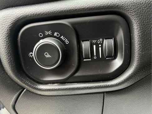 Used 2019 RAM 3500 Big Horn w/ Protection Group AWD/4WD image 13