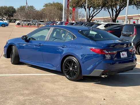 Used 2025 Toyota Camry SE image 7