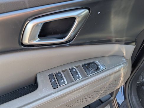 New 2026 Kia Carnival LX FWD image 30