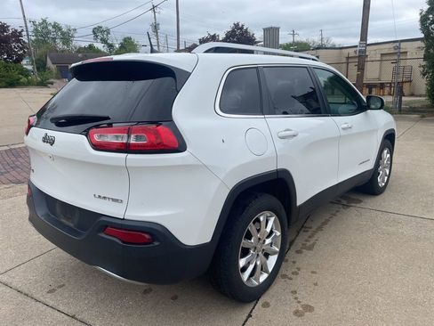 Used 2016 Jeep Cherokee Limited AWD/4WD image 2