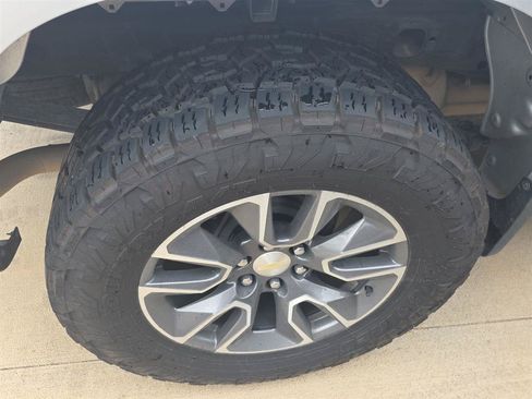 Used 2021 Chevrolet Silverado 1500 LT w/ Texas Edition Plus RWD image 14