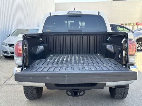 Used 2021 Toyota Tacoma TRD Off-Road image 33