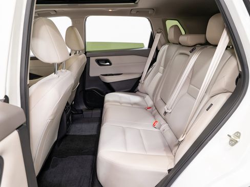 Used 2023 Nissan Rogue SL image 30