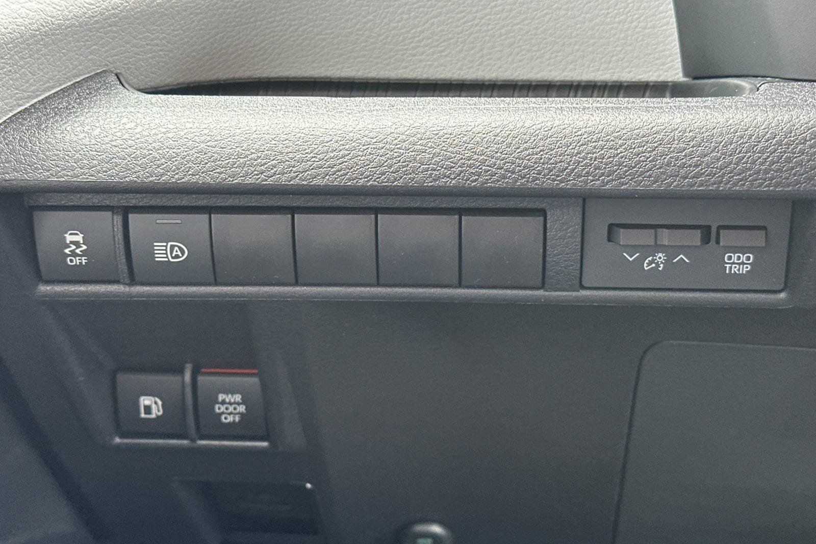 New 2026 Toyota Sienna LE FWD image 31