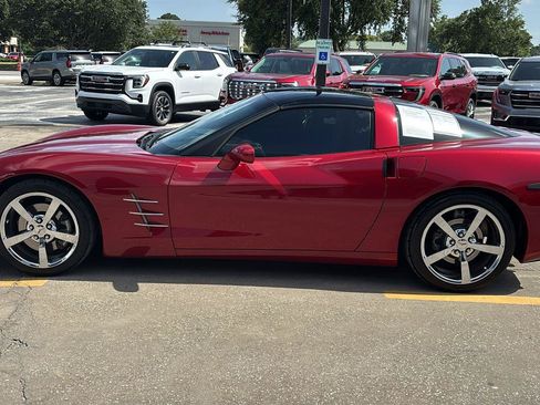 Used 2010 Chevrolet Corvette Coupe w/ Preferred Equipment Group RWD image 4