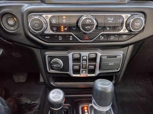 Used 2021 Jeep Wrangler Unlimited Sahara image 28