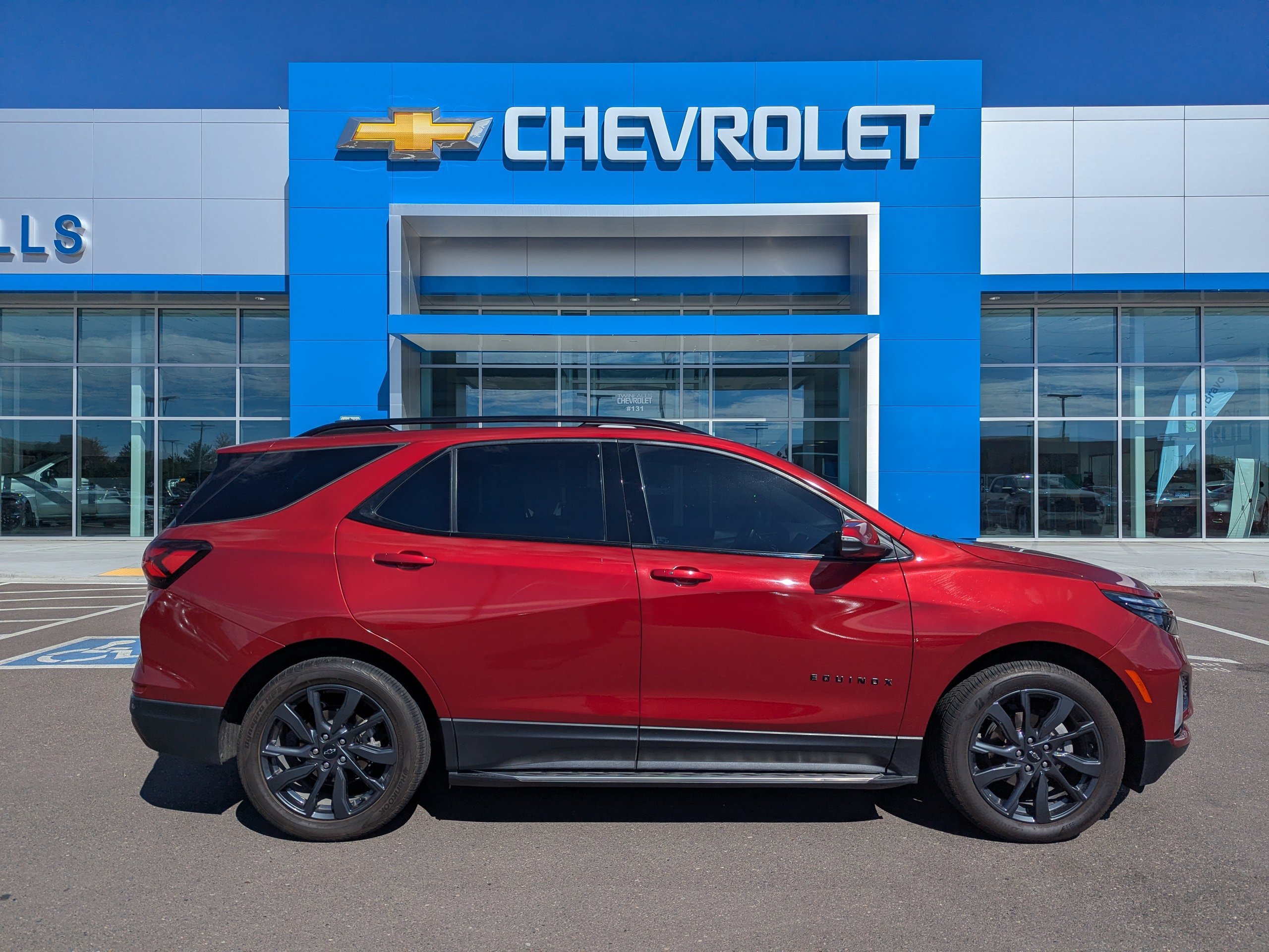 Certified 2023 Chevrolet Equinox RS w/ RS Leather Package AWD/4WD image 40