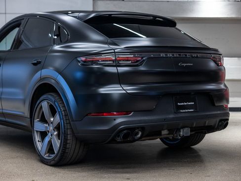 Used 2023 Porsche Cayenne Platinum Edition w/ Towing Package w/o Tow Ball AWD/4WD image 23