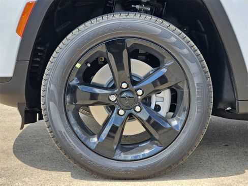 New 2025 Jeep Grand Cherokee L Limited w/ Black Appearance Package RWD image 10