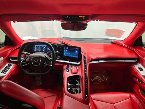 Used 2024 Chevrolet Corvette Stingray Premium Conv w/ Battery Protection Package image 15