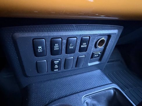 Used 2010 Toyota FJ Cruiser 4WD image 12
