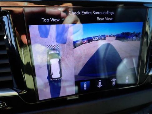 Used 2018 Chrysler Pacifica Touring-L w/ Advanced Safetytec Group FWD image 22