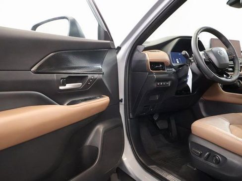 Certified 2025 Toyota Grand Highlander MAX Platinum image 9