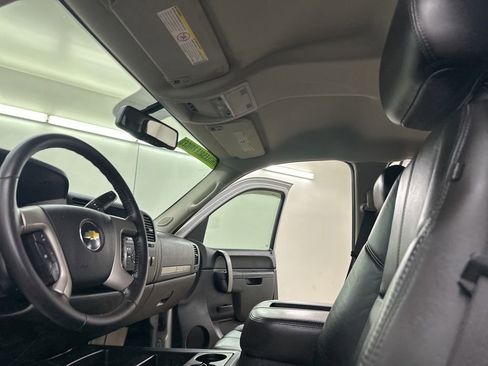 Used 2011 Chevrolet Silverado 2500 LT w/ Interior Plus Package AWD/4WD image 33