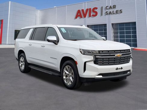Used 2023 Chevrolet Suburban Premier image 3