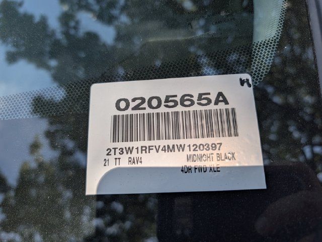 Used 2021 Toyota RAV4 XLE FWD image 35