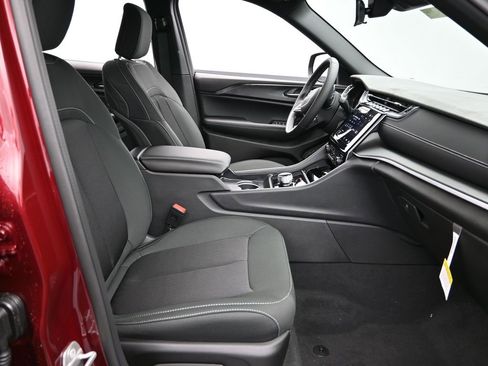 New 2025 Jeep Grand Cherokee L Laredo w/ Luxury Tech Group I image 23