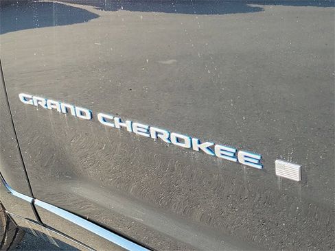 New 2024 Jeep Grand Cherokee Overland w/ Luxury Tech Group IV image 11