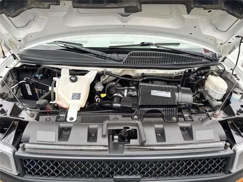 Used 2019 Chevrolet Express 3500 w/ Driver Convenience Package RWD image 10