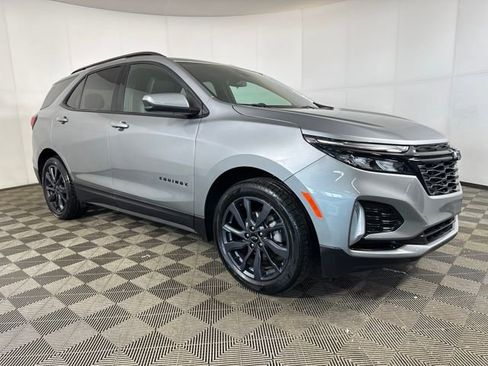 Used 2024 Chevrolet Equinox RS image 2