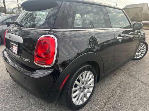 Used 2014 MINI Cooper 2-Door Hardtop image 3