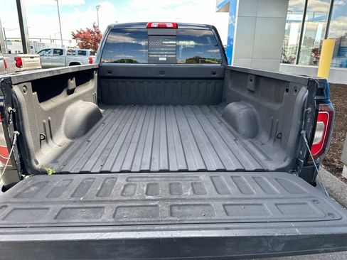Used 2017 GMC Sierra 1500 SLT w/ SLT Premium Package AWD/4WD image 12