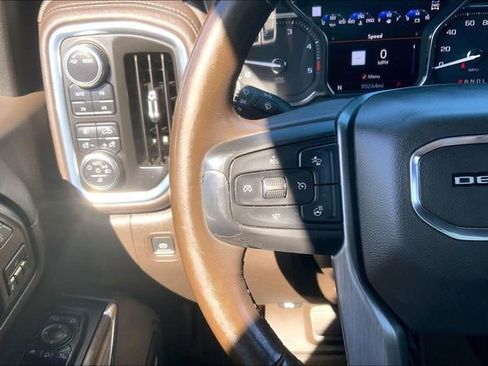 Used 2021 GMC Sierra 2500 Denali w/ Denali Ultimate Package AWD/4WD image 18