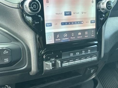 New 2026 RAM 2500 Tradesman AWD/4WD image 27