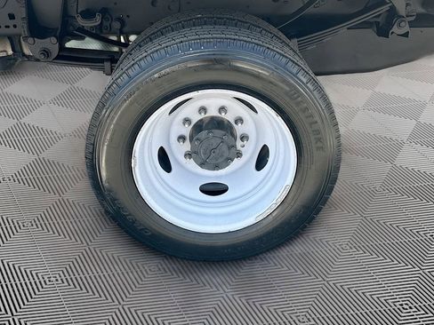 Used 2023 Ford F550 4x4 Crew Cab Super Duty image 27