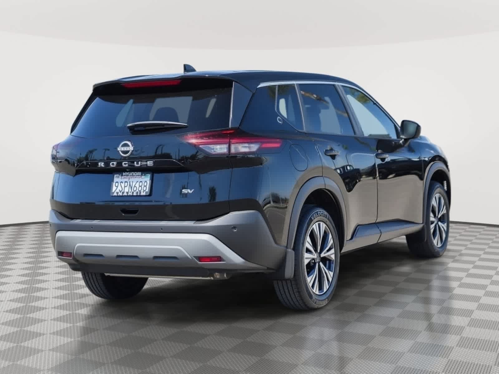 Used 2023 Nissan Rogue SV FWD image 7