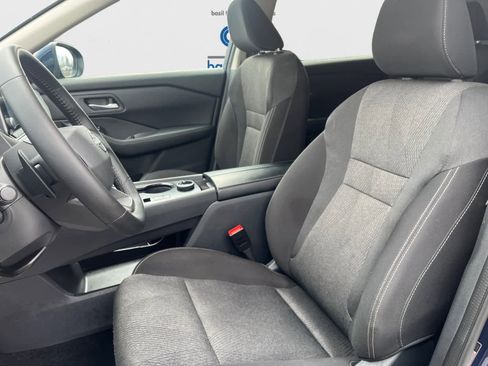 Used 2025 Nissan Rogue SV image 9