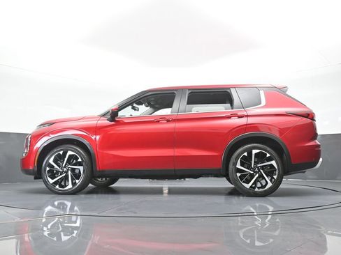 Used 2024 Mitsubishi Outlander SE Black Edition FWD image 52