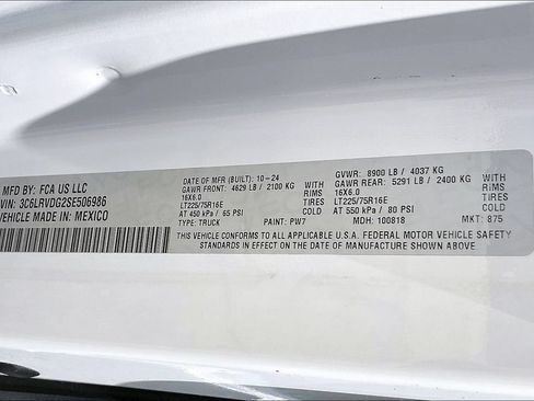 Used 2025 RAM ProMaster 2500 w/ Convenience Group FWD image 14