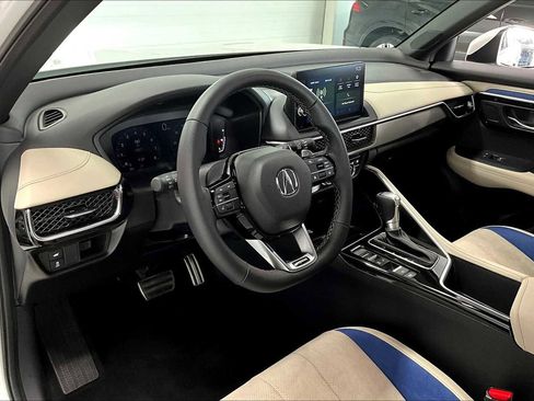 Used 2025 Acura ADX A-Spec image 2