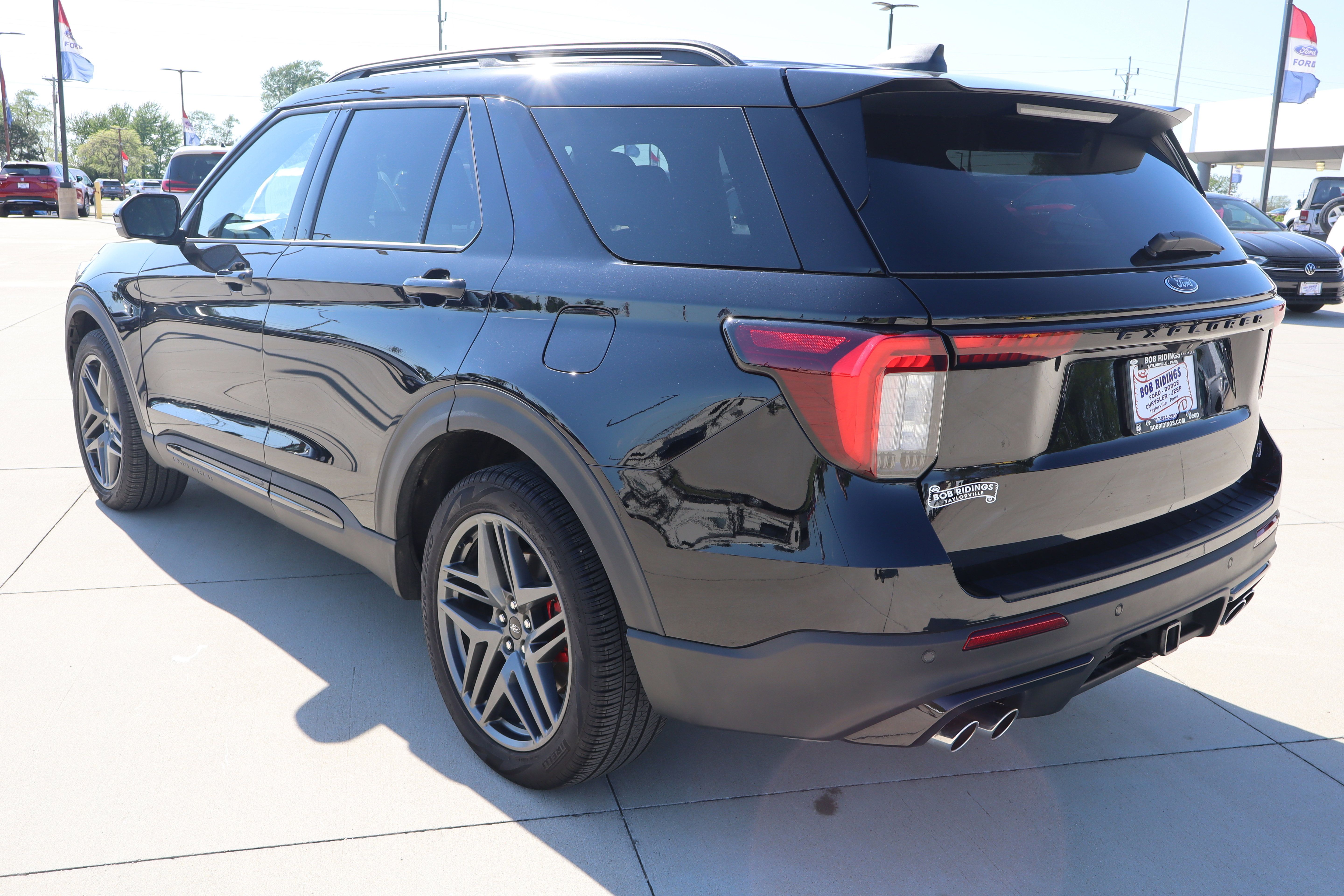 Used 2025 Ford Explorer ST AWD/4WD image 8