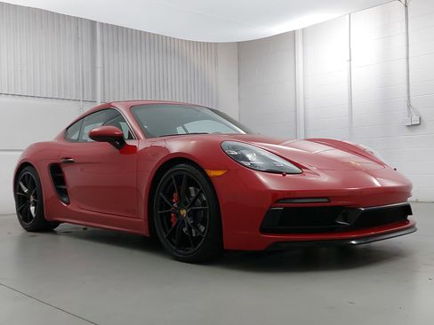 Used 2018 Porsche 718 Cayman GTS image 9
