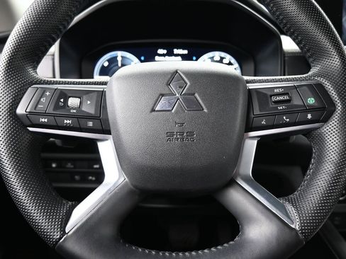 Used 2023 Mitsubishi Outlander SEL image 36