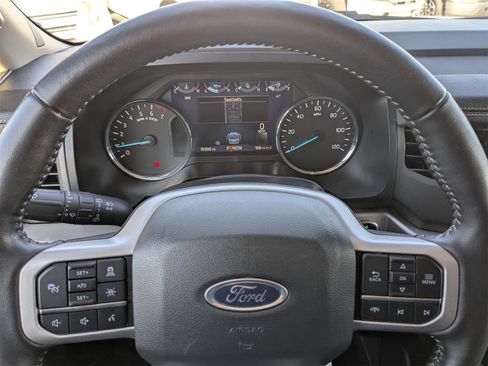 Used 2022 Ford Expedition Max XLT image 32