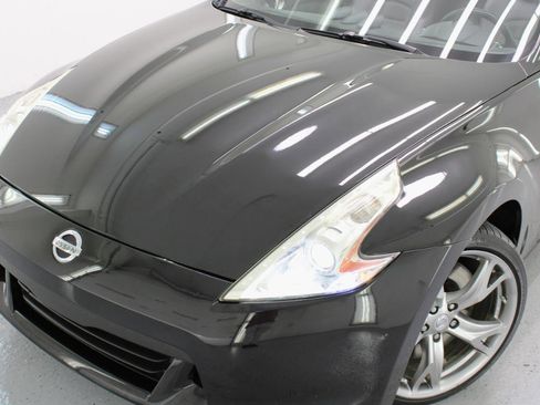 Used 2010 Nissan 370Z Touring w/ Sport Pkg RWD image 17