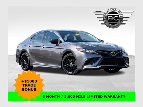 Used 2022 Toyota Camry XSE FWD image 1