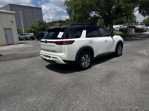 Used 2022 Nissan Pathfinder SL AWD/4WD image 5