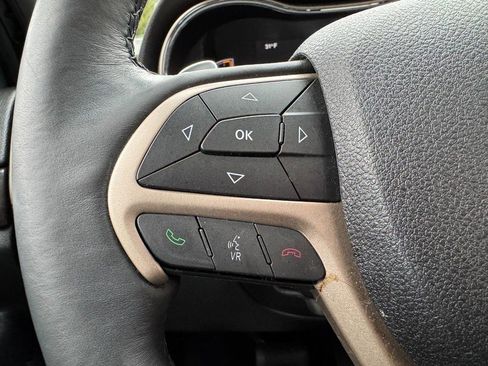 Used 2014 Jeep Grand Cherokee Laredo w/ Security & Convenience Group image 16