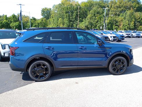 Used 2025 Kia Sorento SX Prestige w/ Olive Brown Leather Package image 2