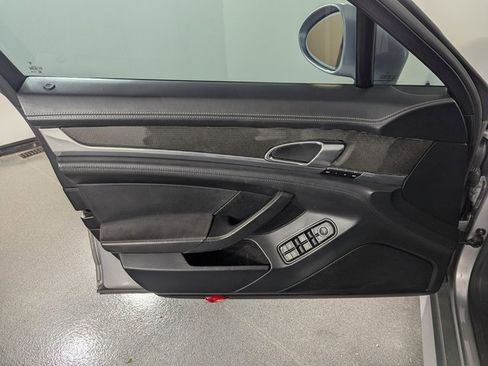 Used 2013 Porsche Panamera GTS image 15